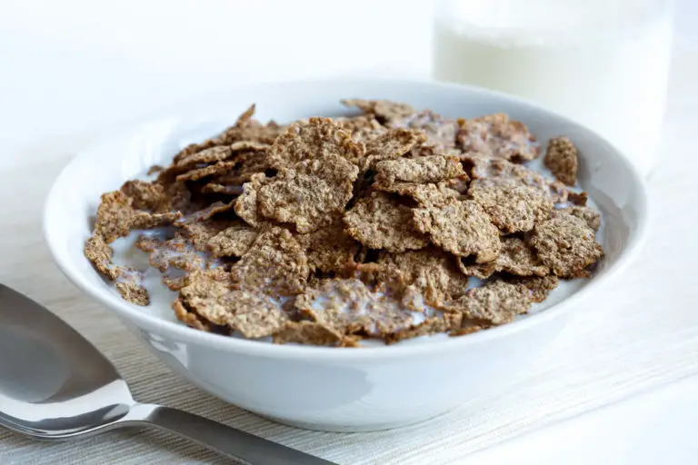 Can Dogs Eat Bran Flakes? (Benefits & Risks)